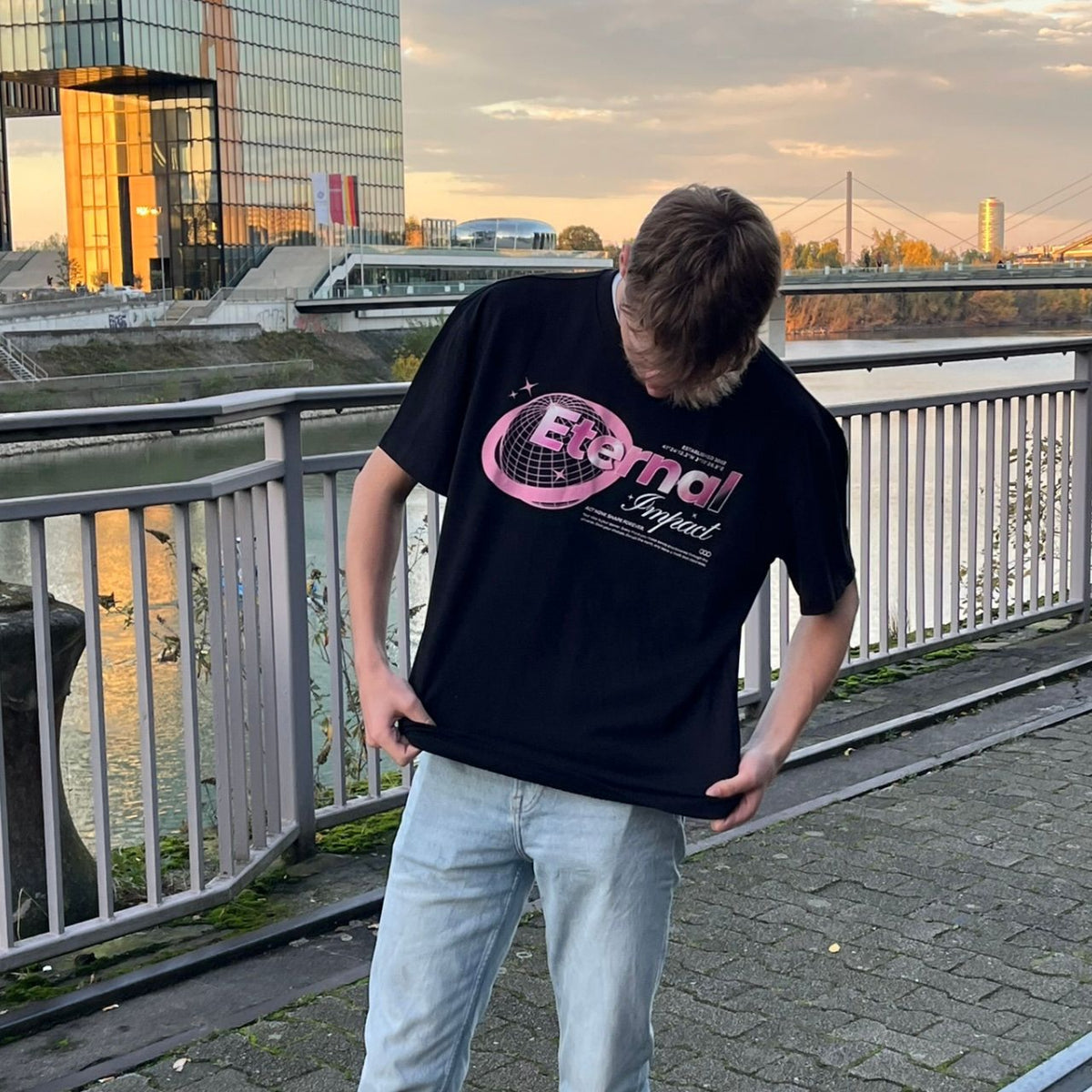 Eternal Impact Oversize-T-Shirt
